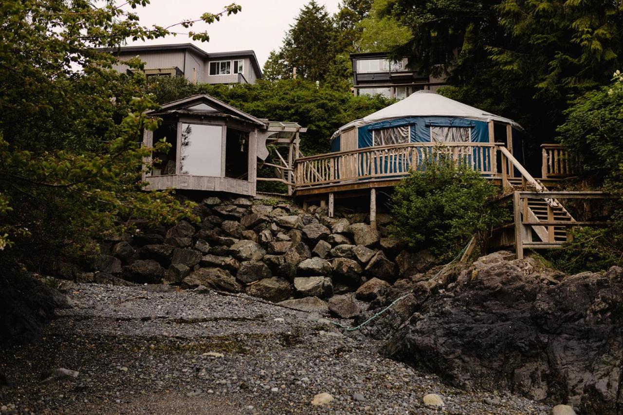 Lunar Cove Inn Charters And Tours Tofino Exteriör bild