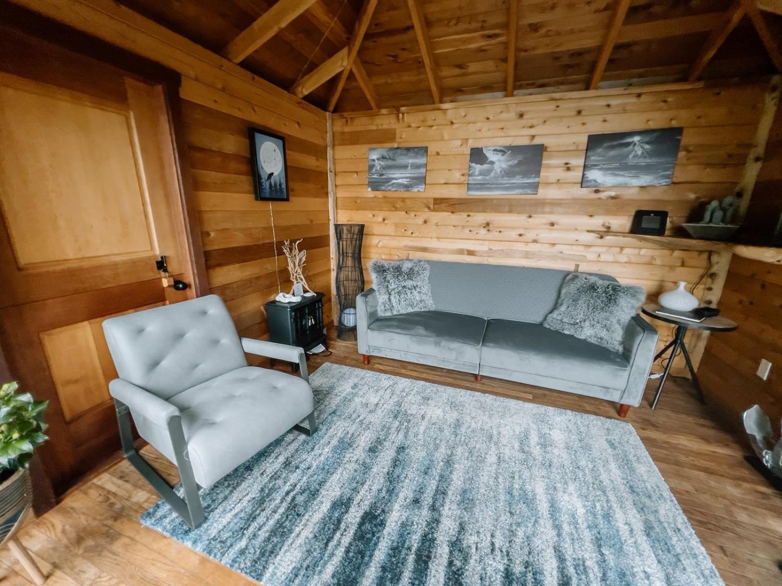 Lunar Cove Inn Charters And Tours Tofino Exteriör bild