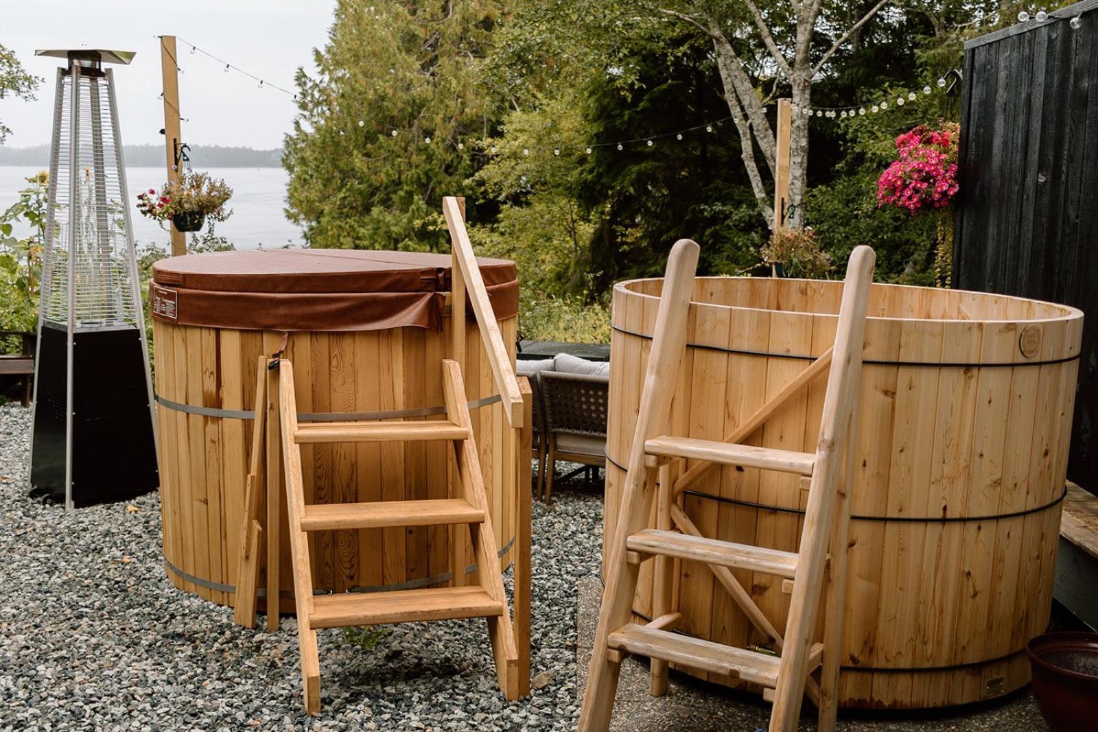 Lunar Cove Inn Charters And Tours Tofino Exteriör bild